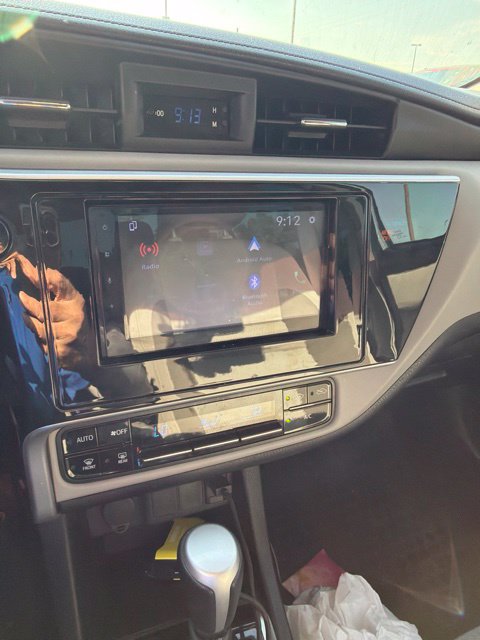 Used 2018 Toyota Corolla LE FWD image 16