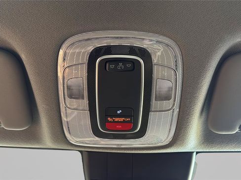 Used 2025 Hyundai Elantra SEL FWD image 25