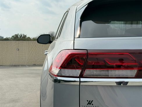 New 2026 Volkswagen Atlas Cross Sport SE image 9