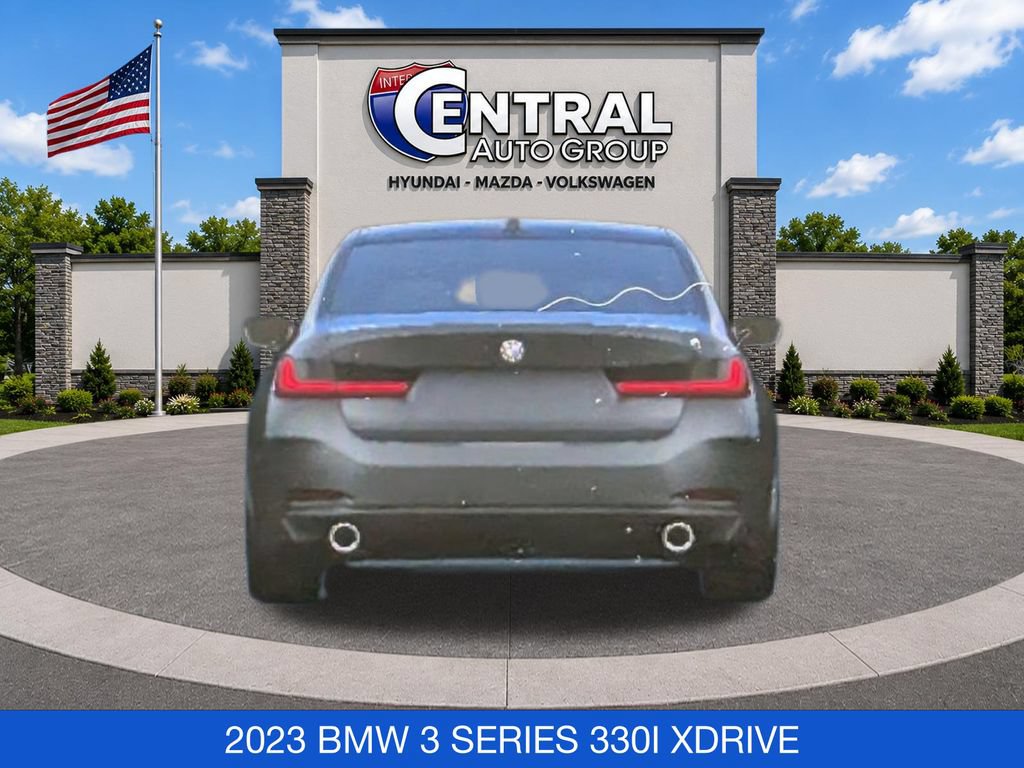 Used 2023 BMW 330i xDrive Sedan w/ Convenience Package AWD/4WD image 8