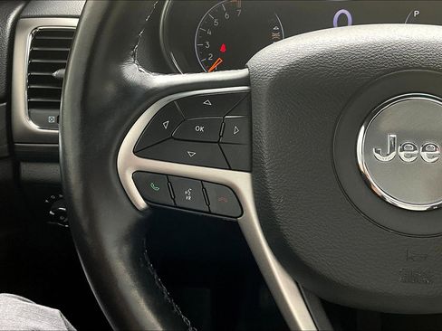 Used 2021 Jeep Grand Cherokee Laredo X image 22