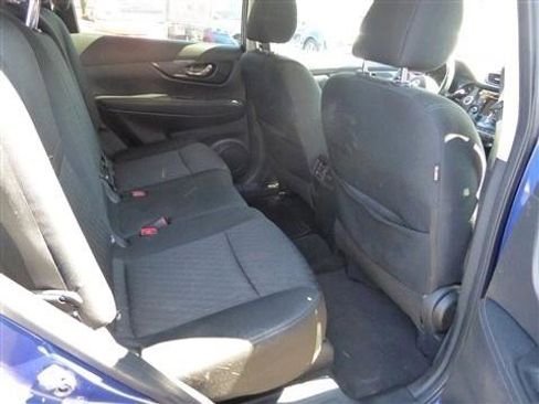 Used 2018 Nissan Rogue SV image 19