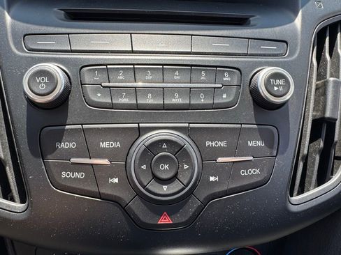 Used 2016 Ford Focus SE FWD image 15