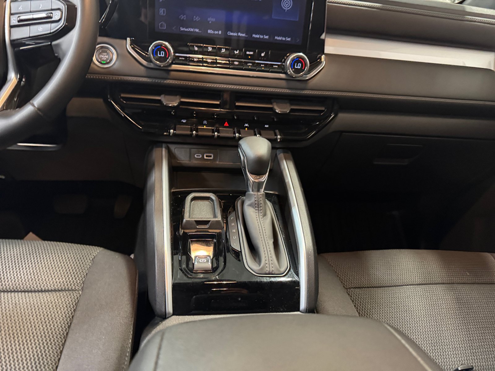 Used 2024 Chevrolet Colorado LT w/ LT Convenience Package II RWD image 20