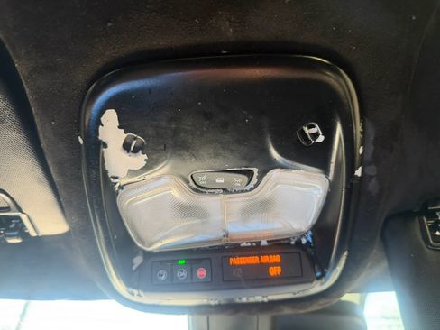 Used 2021 Chevrolet TrailBlazer LS FWD image 28