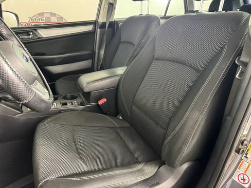 Used 2018 Subaru Outback 2.5i Premium AWD/4WD image 30