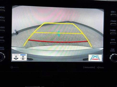 Used 2022 Toyota Camry XSE FWD image 4