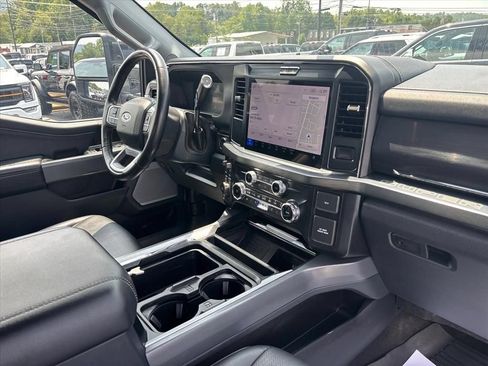 Used 2025 Ford F250 Lariat w/ Black Appearance Package AWD/4WD image 13