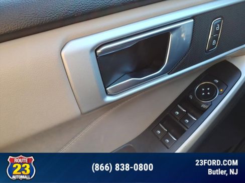 Certified 2022 Ford Explorer XLT image 13