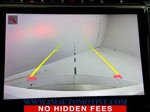 Used 2023 Jeep Grand Cherokee L Limited w/ Black Appearance Package image 33