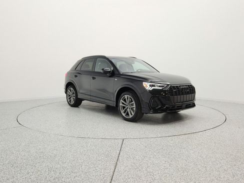 Used 2025 Audi Q3 2.0T Premium w/ Convenience Package AWD/4WD image 3