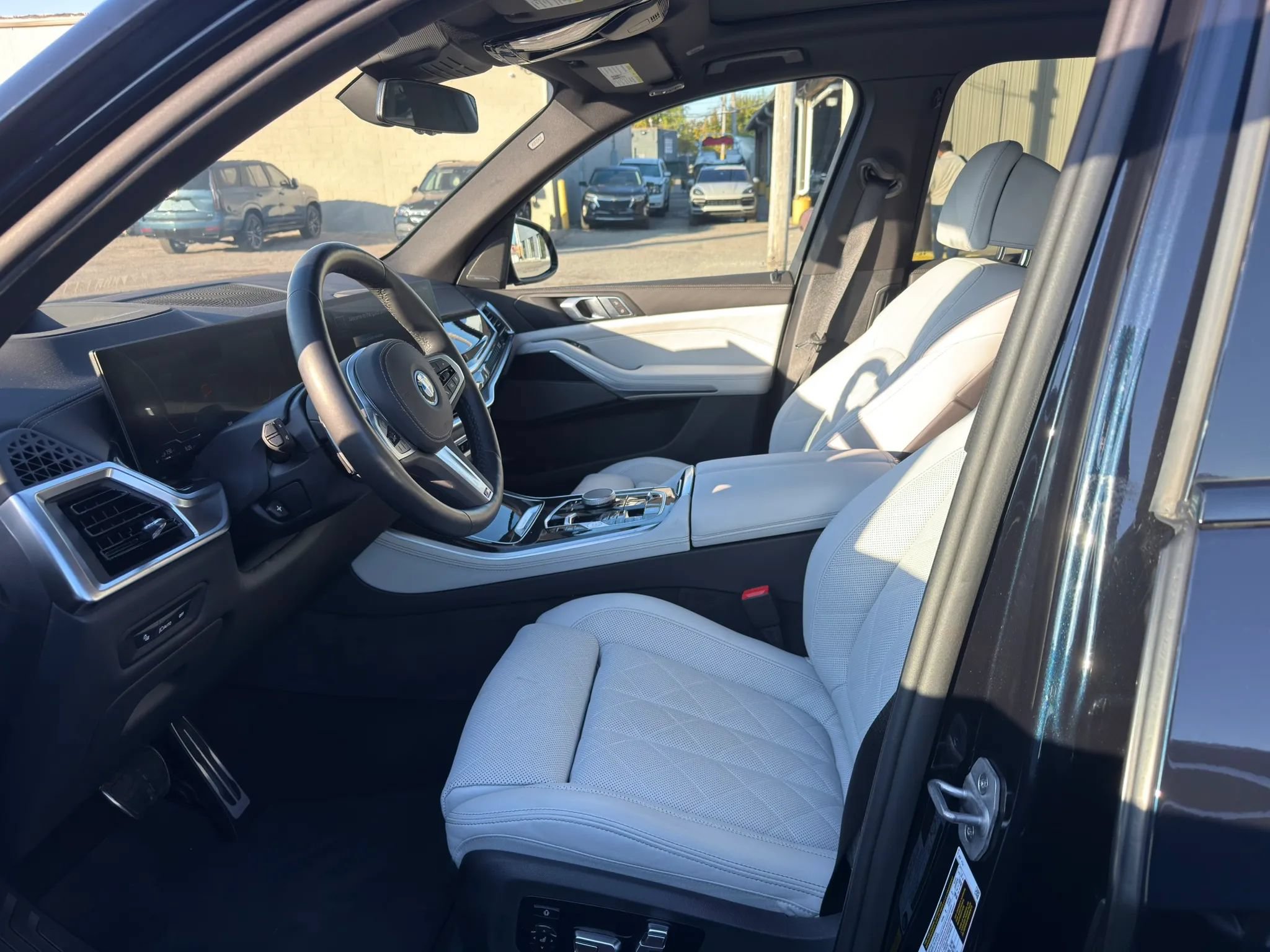 Used 2026 BMW X5 xDrive50e w/ M Sport Package AWD/4WD image 13