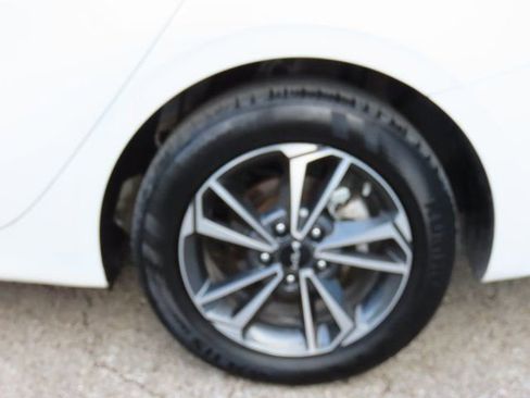 Used 2024 Kia Forte LXS image 38