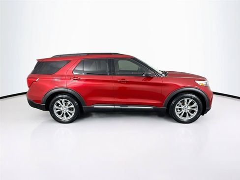 Used 2021 Ford Explorer XLT w/ Equipment Group 202A RWD image 9