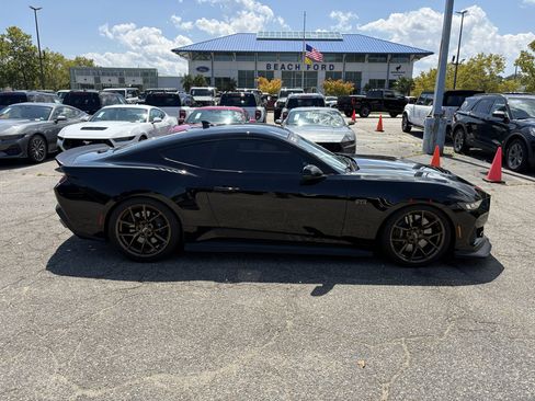 Used 2024 Ford Mustang GT Premium w/ GT Performance Package RWD image 4