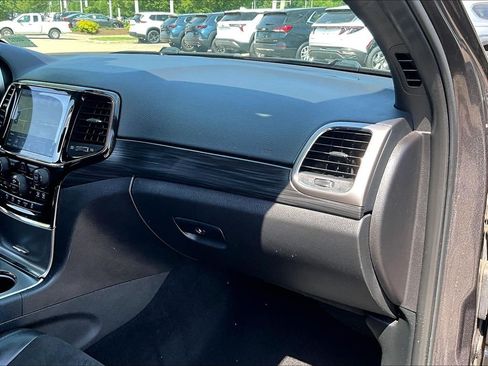 Used 2020 Jeep Grand Cherokee Altitude AWD/4WD image 13