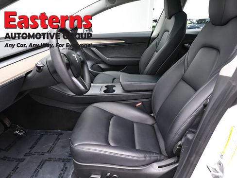 Used 2023 Tesla Model 3 Standard Range image 14