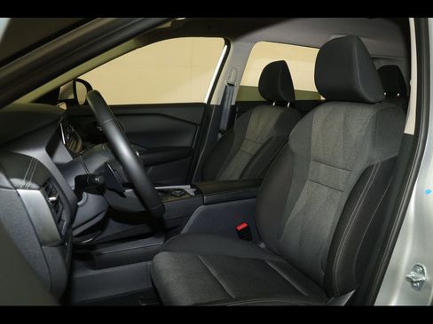 Used 2025 Nissan Rogue SV AWD/4WD image 14