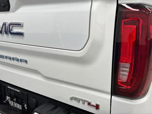 Used 2023 GMC Sierra 1500 AT4 w/ AT4 Premium Package AWD/4WD image 42