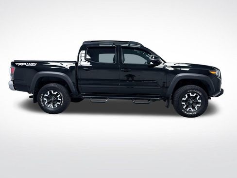 Certified 2023 Toyota Tacoma TRD Off-Road AWD/4WD image 11