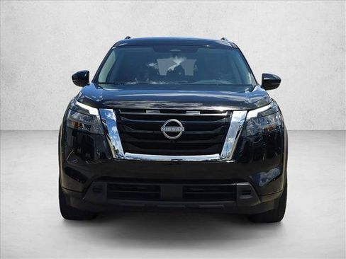 Used 2025 Nissan Pathfinder SV FWD image 2