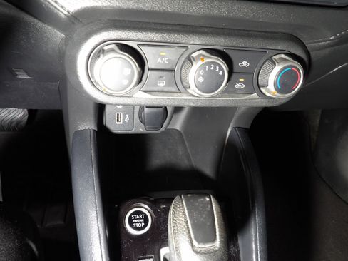 Used 2020 Nissan Versa S image 12