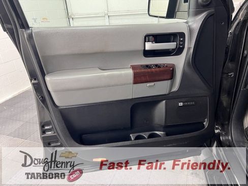 Used 2011 Toyota Sequoia Platinum image 27