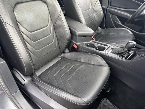 Used 2019 Volkswagen Jetta SEL Premium image 8