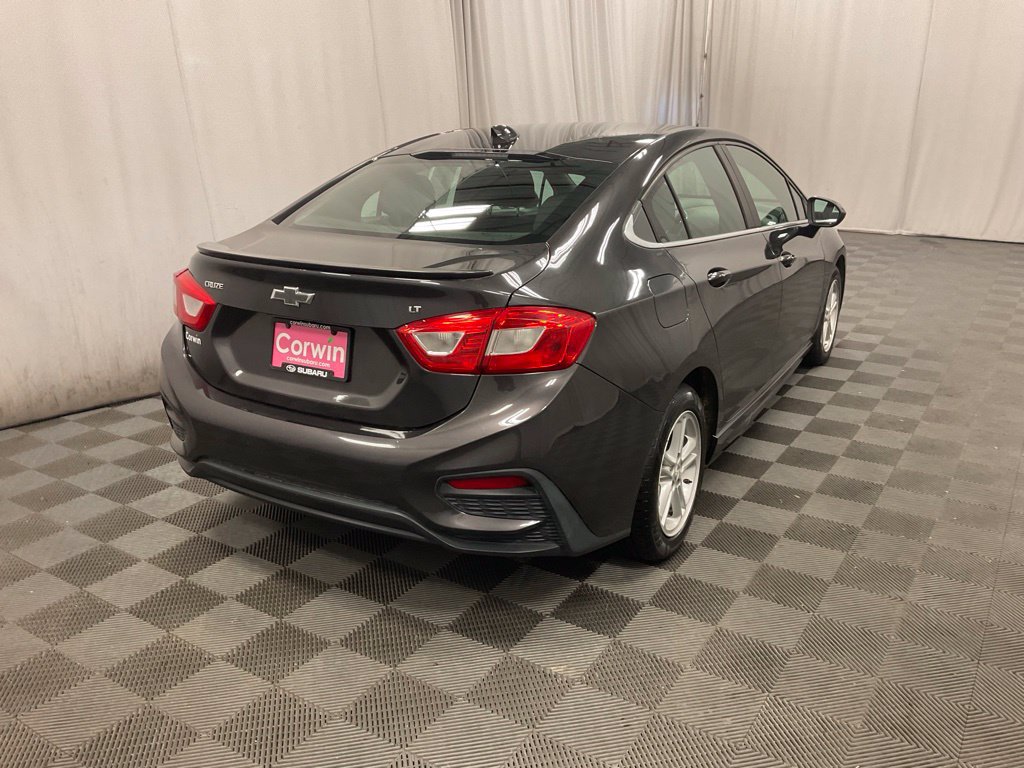 Used 2016 Chevrolet Cruze LT w/ Convenience Package FWD image 2