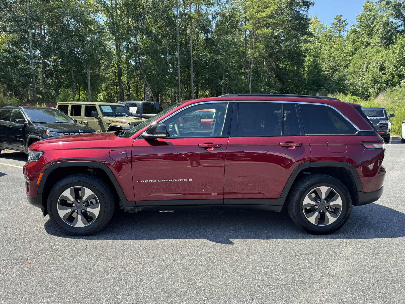 Used 2024 Jeep Grand Cherokee Limited 4xe AWD/4WD image 8