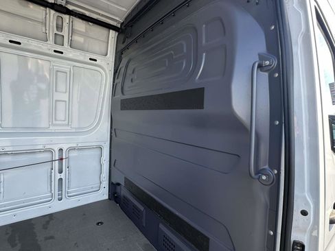 Used 2022 Mercedes-Benz Sprinter 2500 image 12