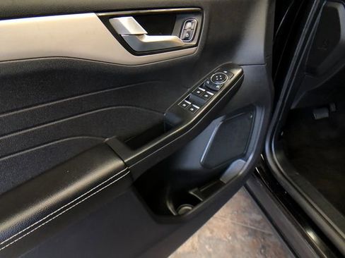 Certified 2022 Ford Escape SEL AWD/4WD image 12