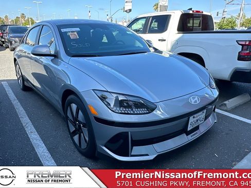 Used 2023 Hyundai Ioniq 6 SE RWD image 1