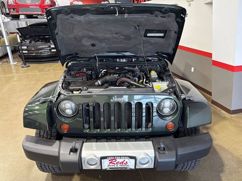 Used 2010 Jeep Wrangler Unlimited Sahara image 45