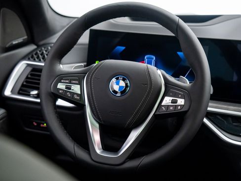 New 2026 BMW X5 xDrive50e image 11