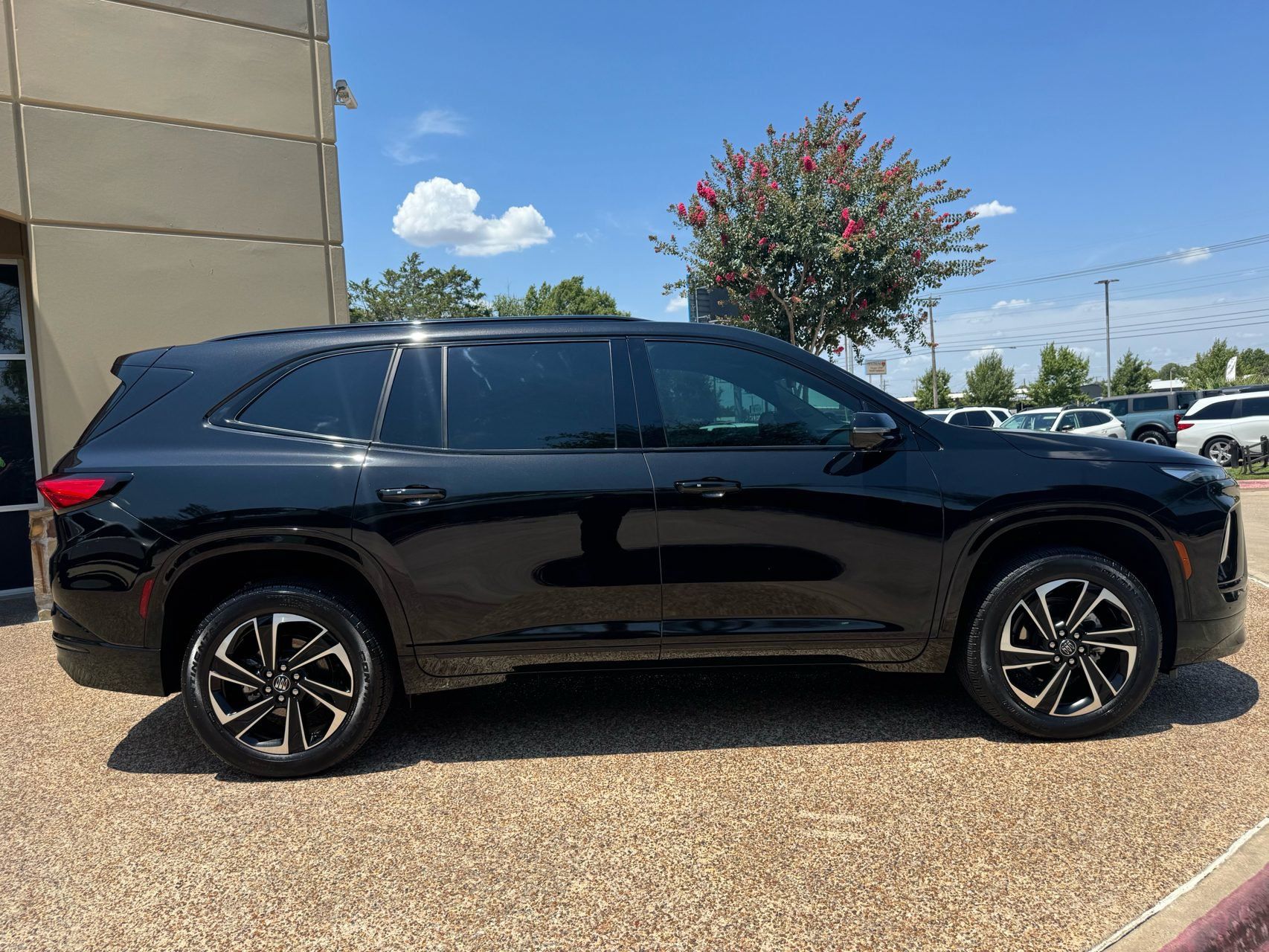 Used 2025 Buick Enclave Sport Touring FWD image 10