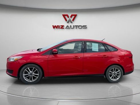 Used 2015 Ford Focus SE FWD image 2