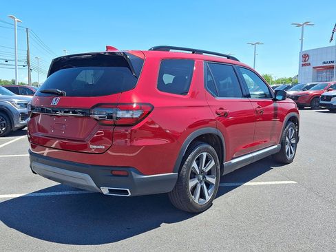 Certified 2025 Honda Pilot Touring image 7