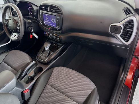 Used 2023 Kia Soul LX w/ LX Technology Package FWD image 29