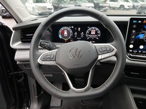 New 2026 Volkswagen Tiguan S FWD image 14