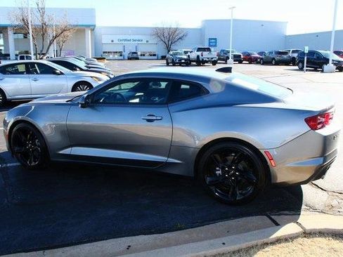 Used 2022 Chevrolet Camaro LT image 9