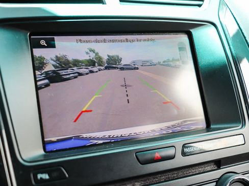 Used 2016 Ford Explorer XLT w/ Equipment Group 202A AWD/4WD image 26