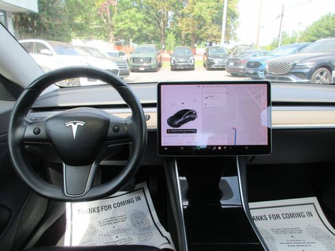 Used 2018 Tesla Model 3 Long Range RWD image 13