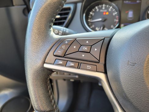 Used 2019 Nissan Rogue SL w/ Premium Package FWD image 24