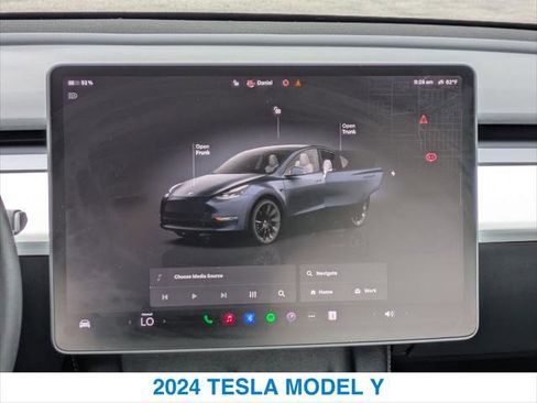 Used 2024 Tesla Model Y Long Range AWD/4WD image 17