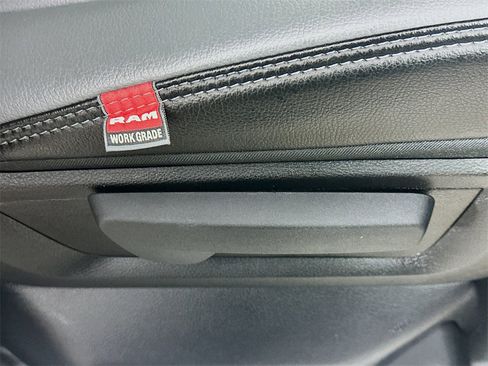 Used 2024 RAM 2500 Tradesman w/ Chrome Appearance Group image 23