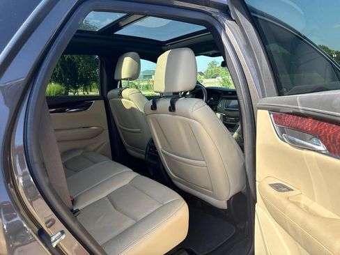 Used 2019 Cadillac XT5 Luxury FWD image 7
