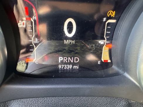 Used 2019 Jeep Wrangler Unlimited Sahara image 17