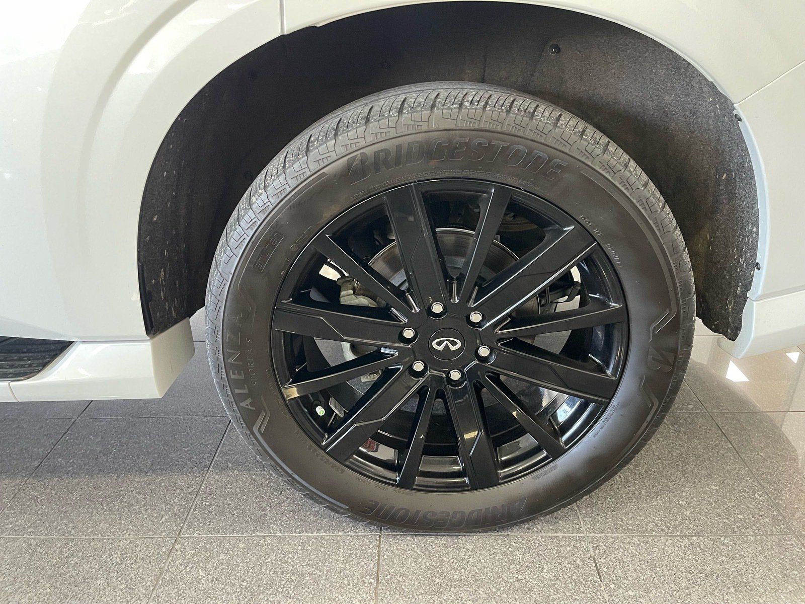 Used 2025 INFINITI QX80 Sensory AWD/4WD image 21