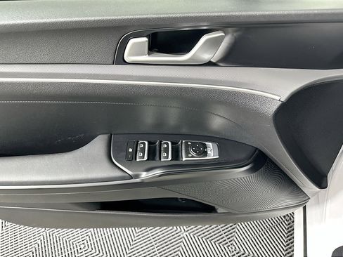 Used 2023 Kia K5 LXS image 15